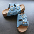 Sandalo glamour in jeans a due fibie laterali