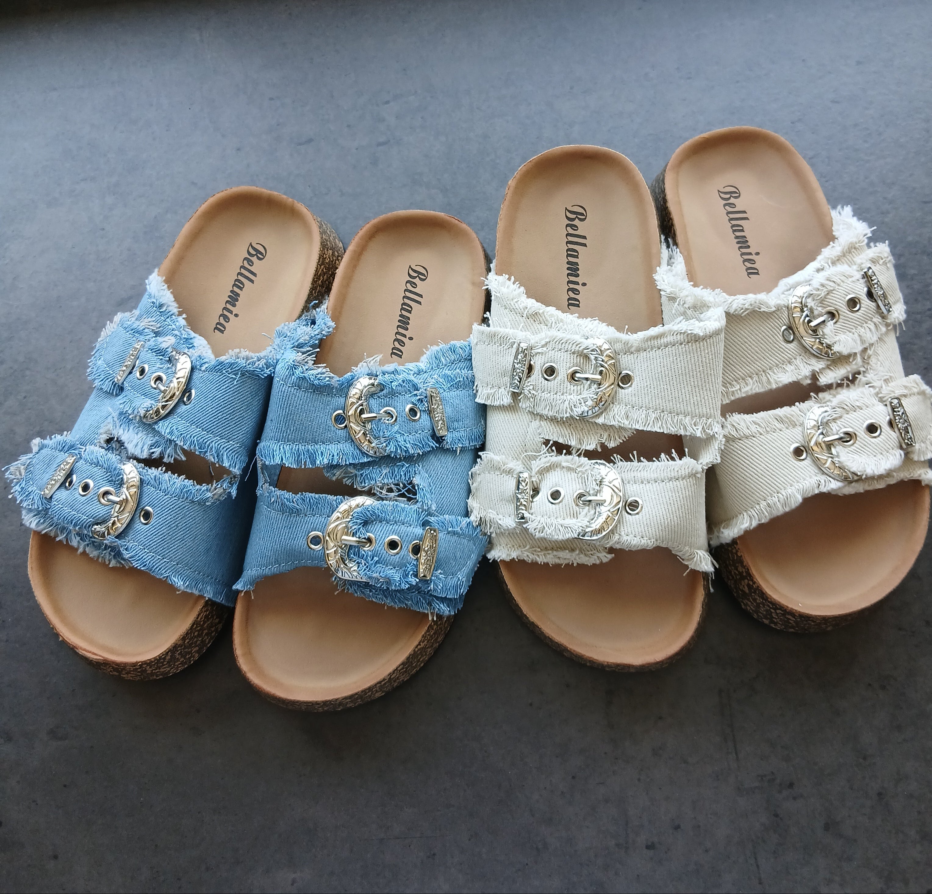Sandalo glamour in jeans a due fibie laterali