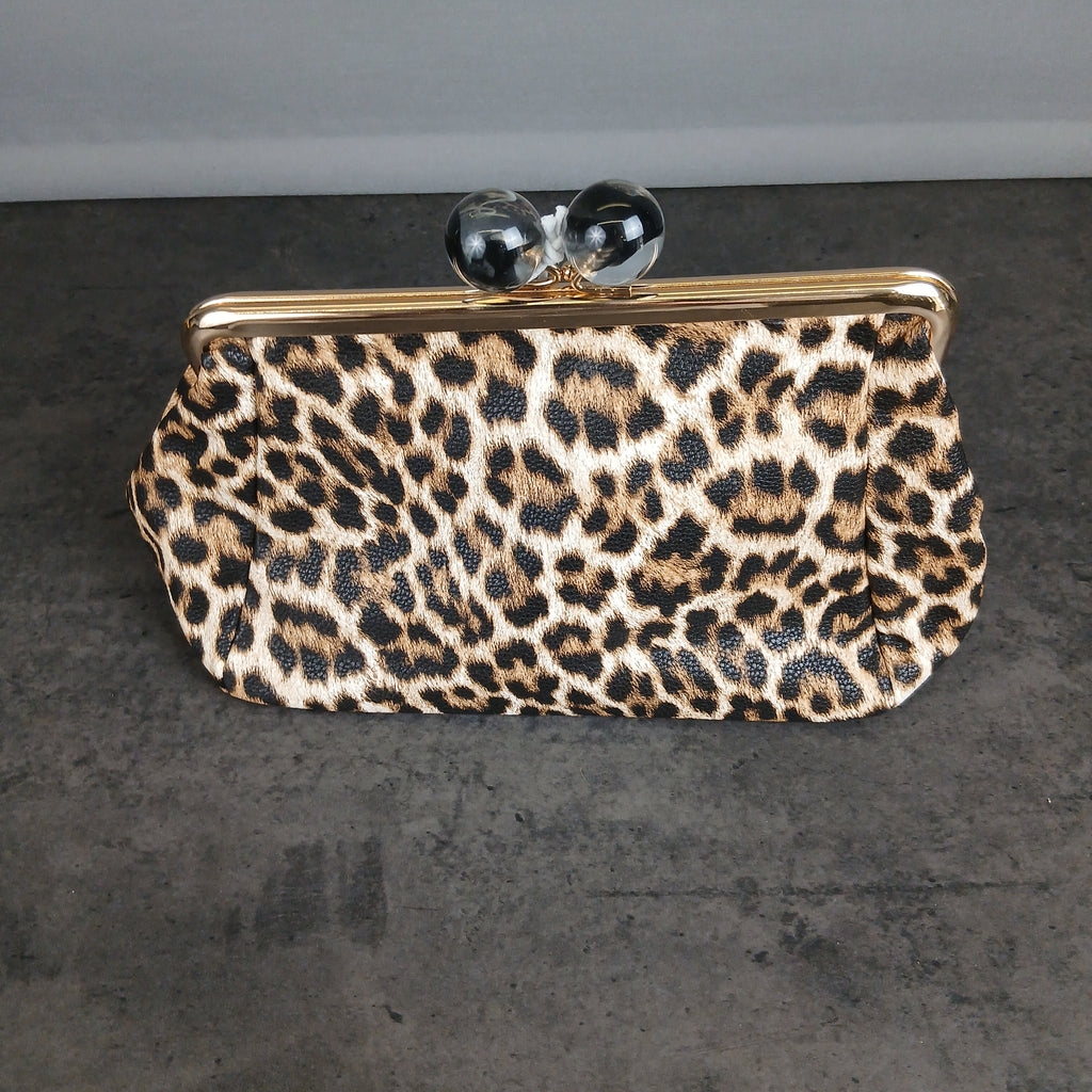 Pochette animalier con chiusura a bacio