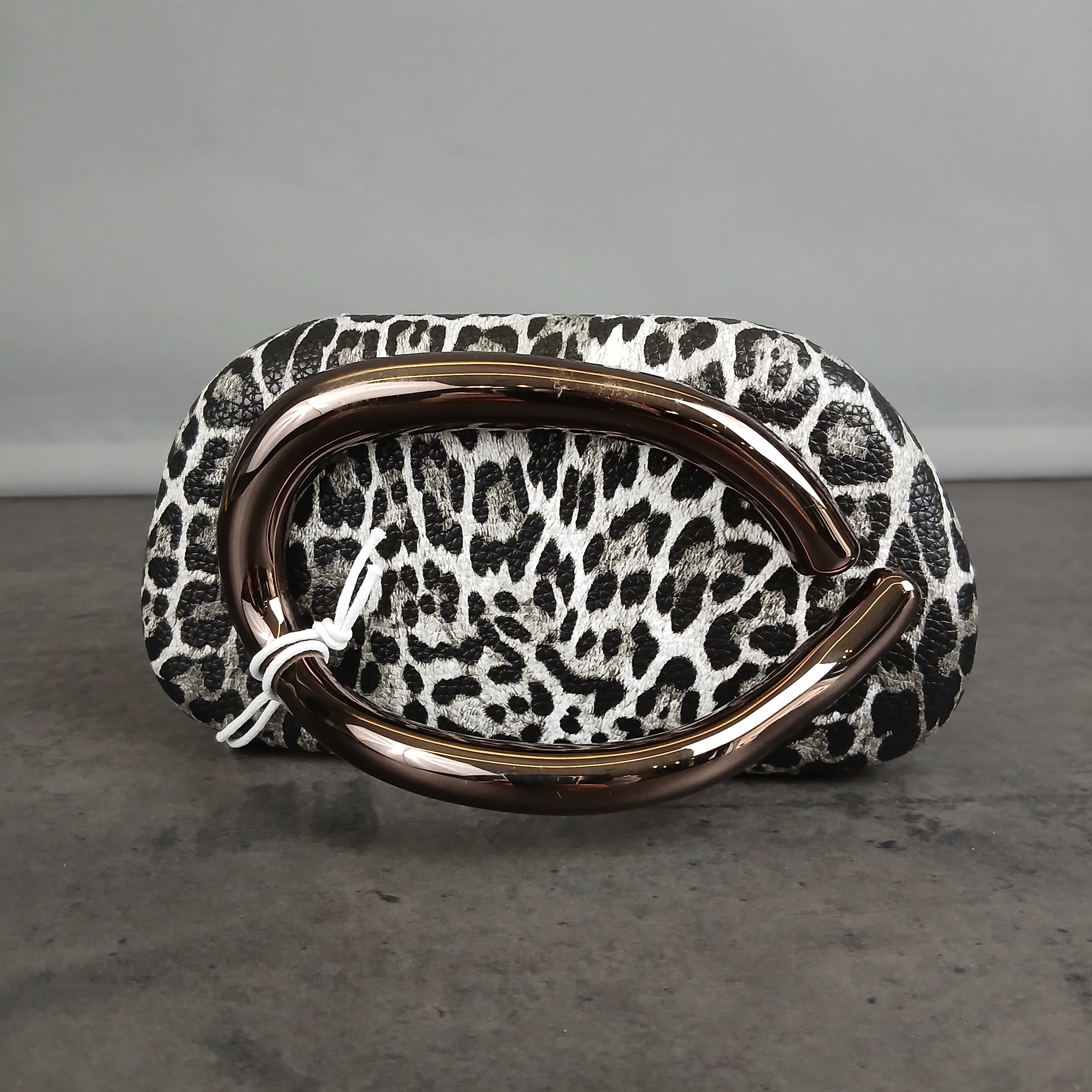 Pochette animalier con manico bracciale