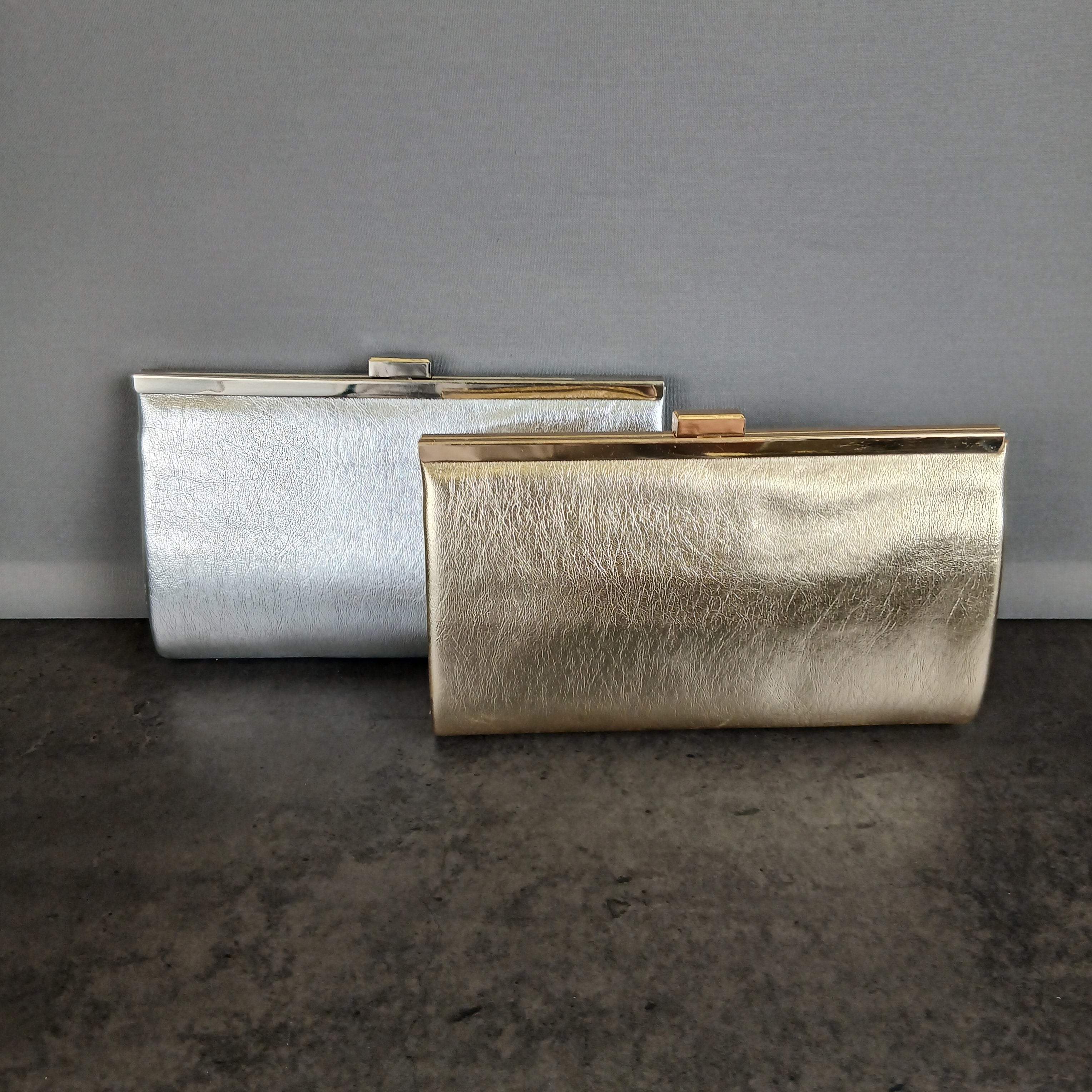 Pochette vintage con chiusura a scatto